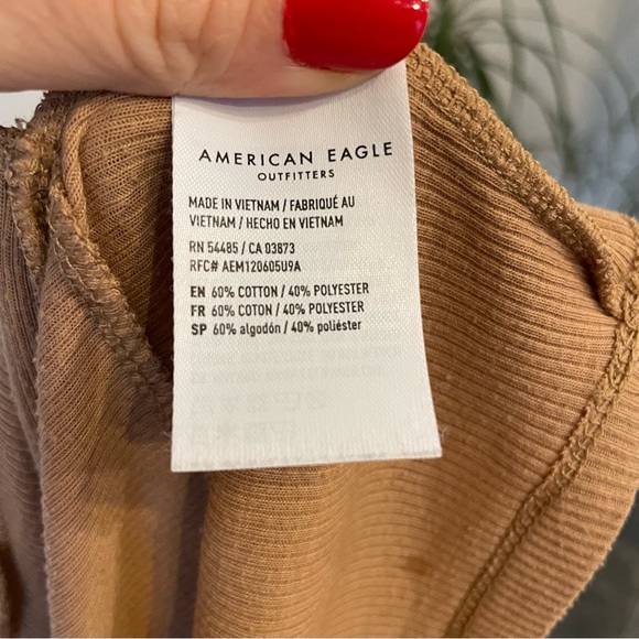 American Eagle Crop Top, Tan- size Medium - Picture 3 of 5